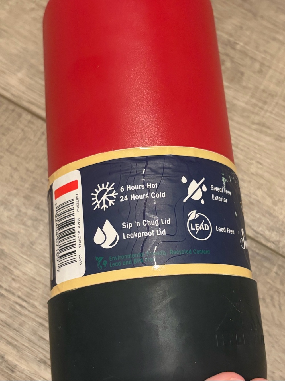 Buc-ee's Yukon Outfitters Red 32oz Water Bottle - Picture 4 of 7